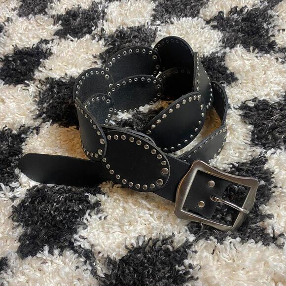 Oversized leather hip belt